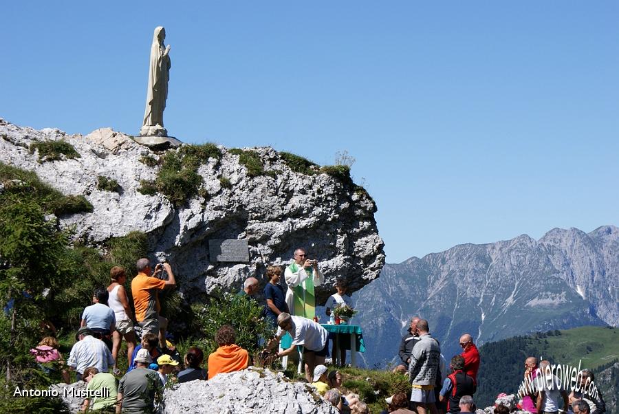 15 Messa al rifugio Olmo.jpg
